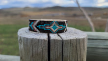 Load image into Gallery viewer, Beaded cuff