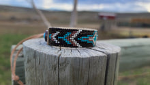Load image into Gallery viewer, Beaded cuff