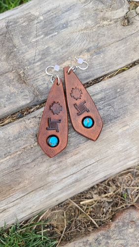 Leather and turquoise earrings