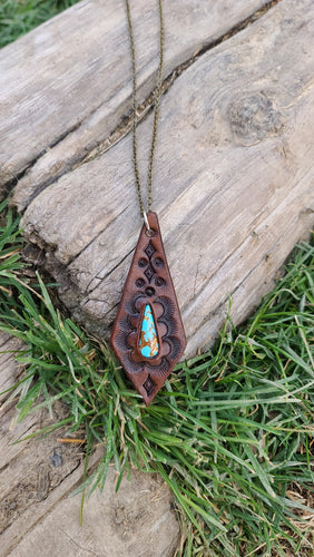 Leather and turquoise necklace